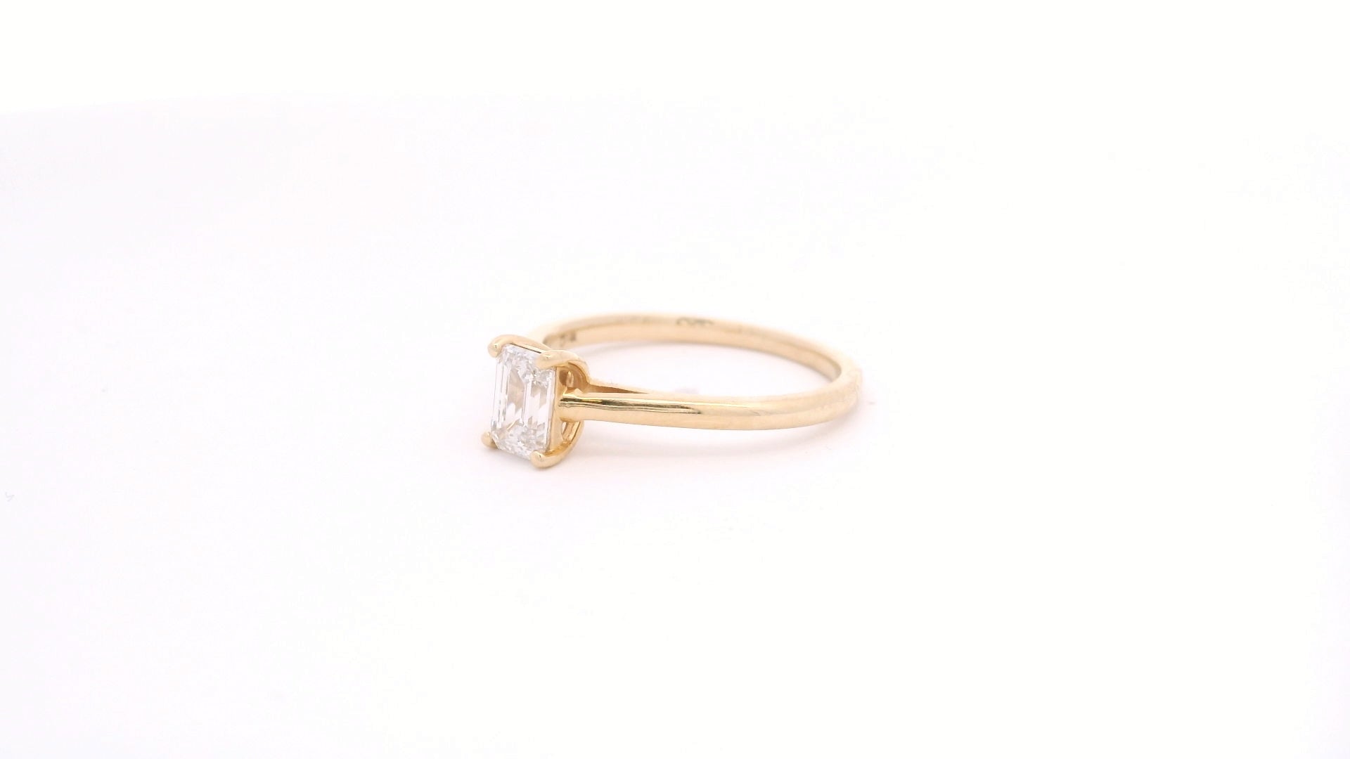 Anillo Emerald 0.53 cts Oro Amarillo 14k