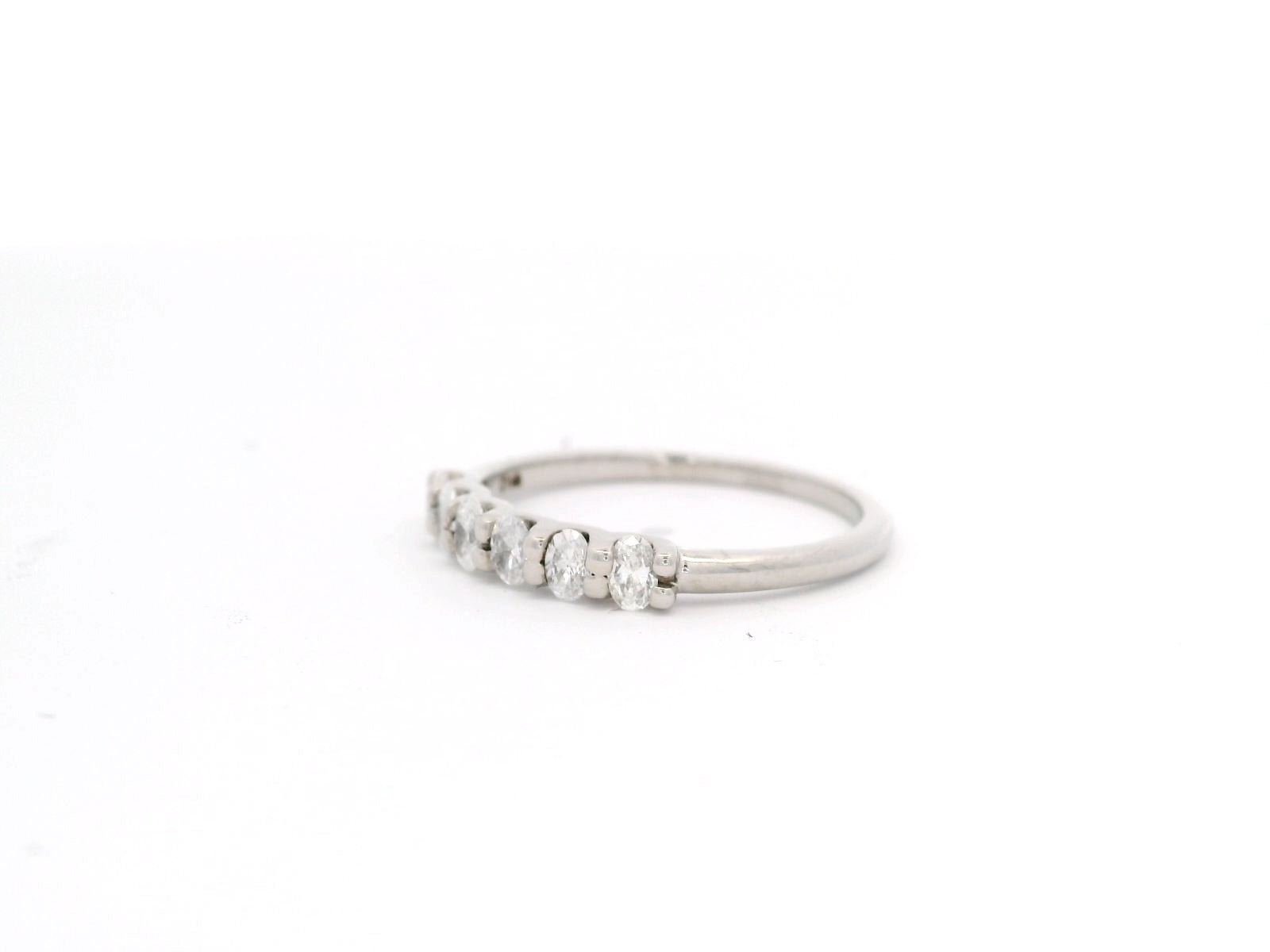 Eterna Oval
