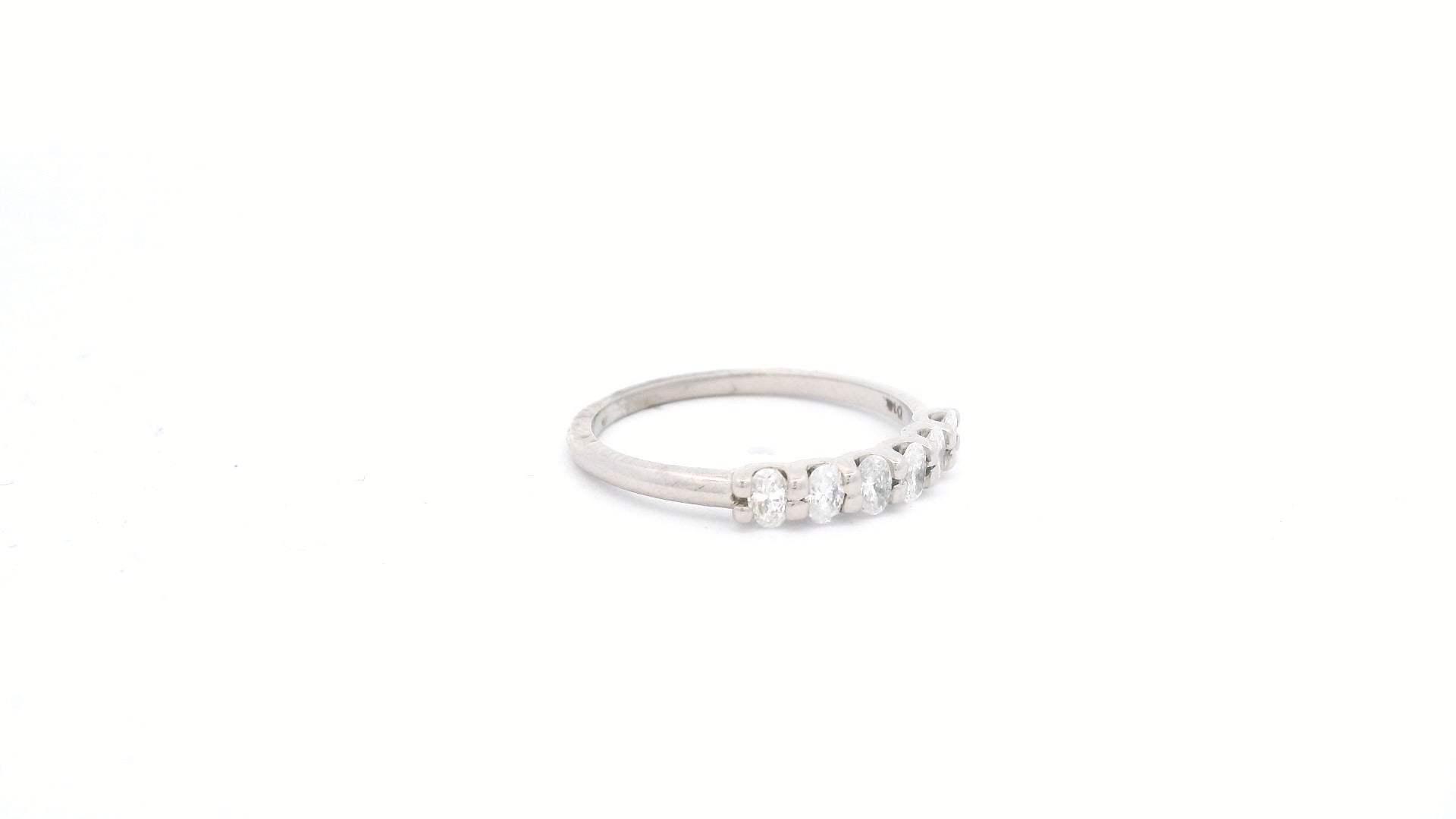Eterna Oval