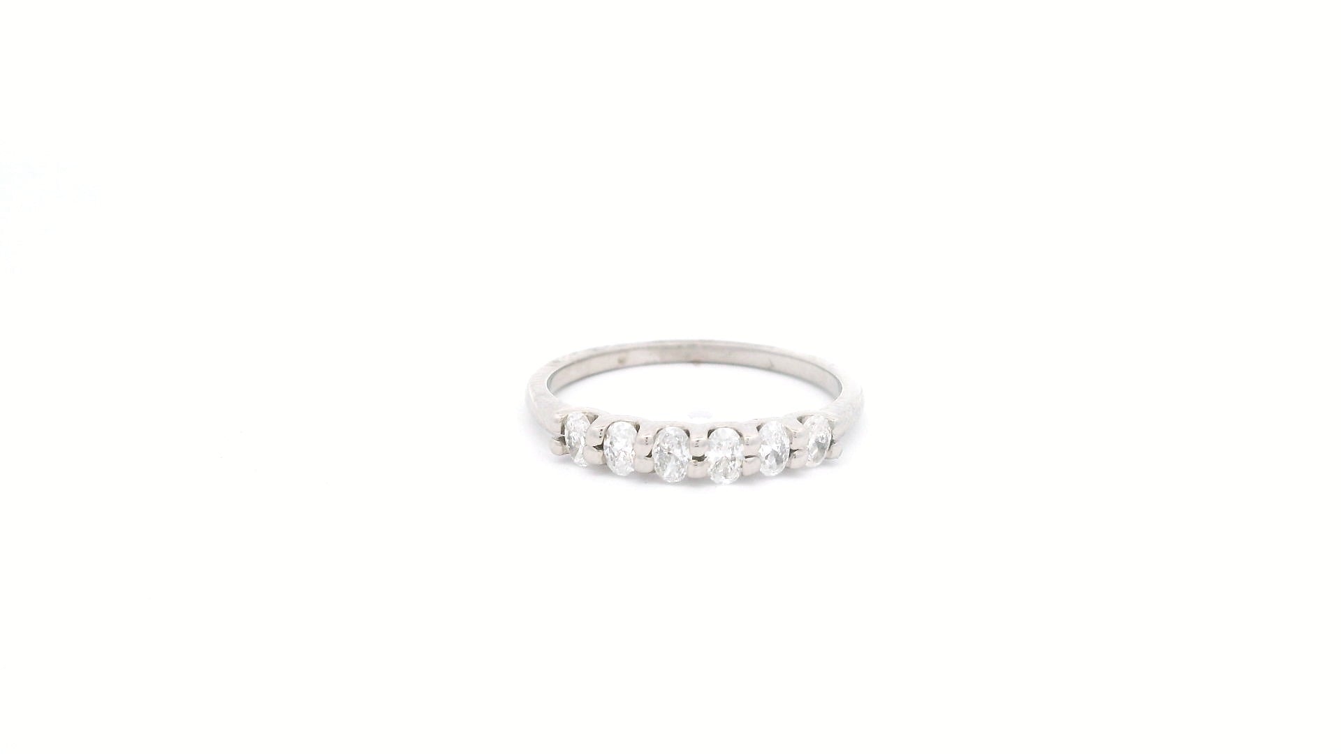 Eterna Oval