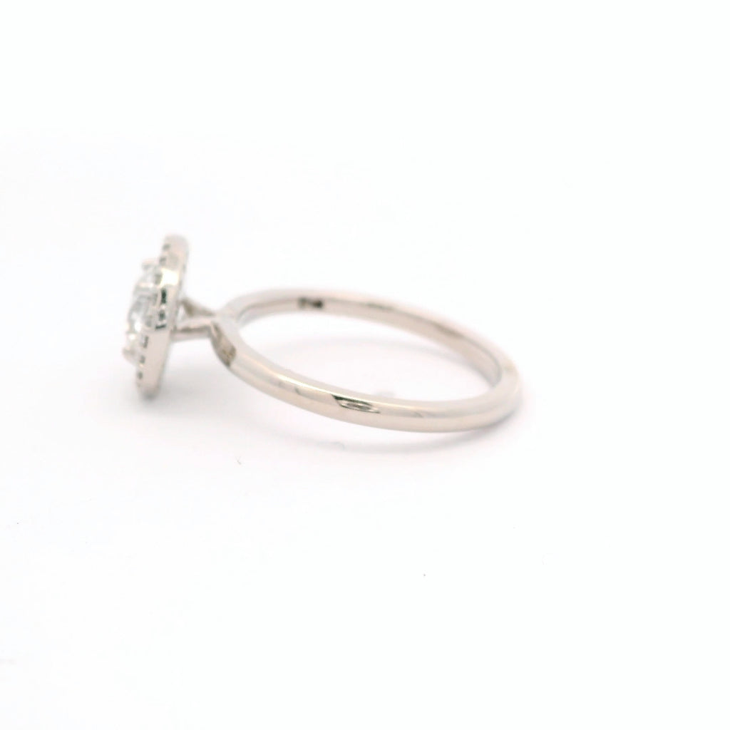 Anillo Brillante 0.92 cts Halo Oro Blanco 14k