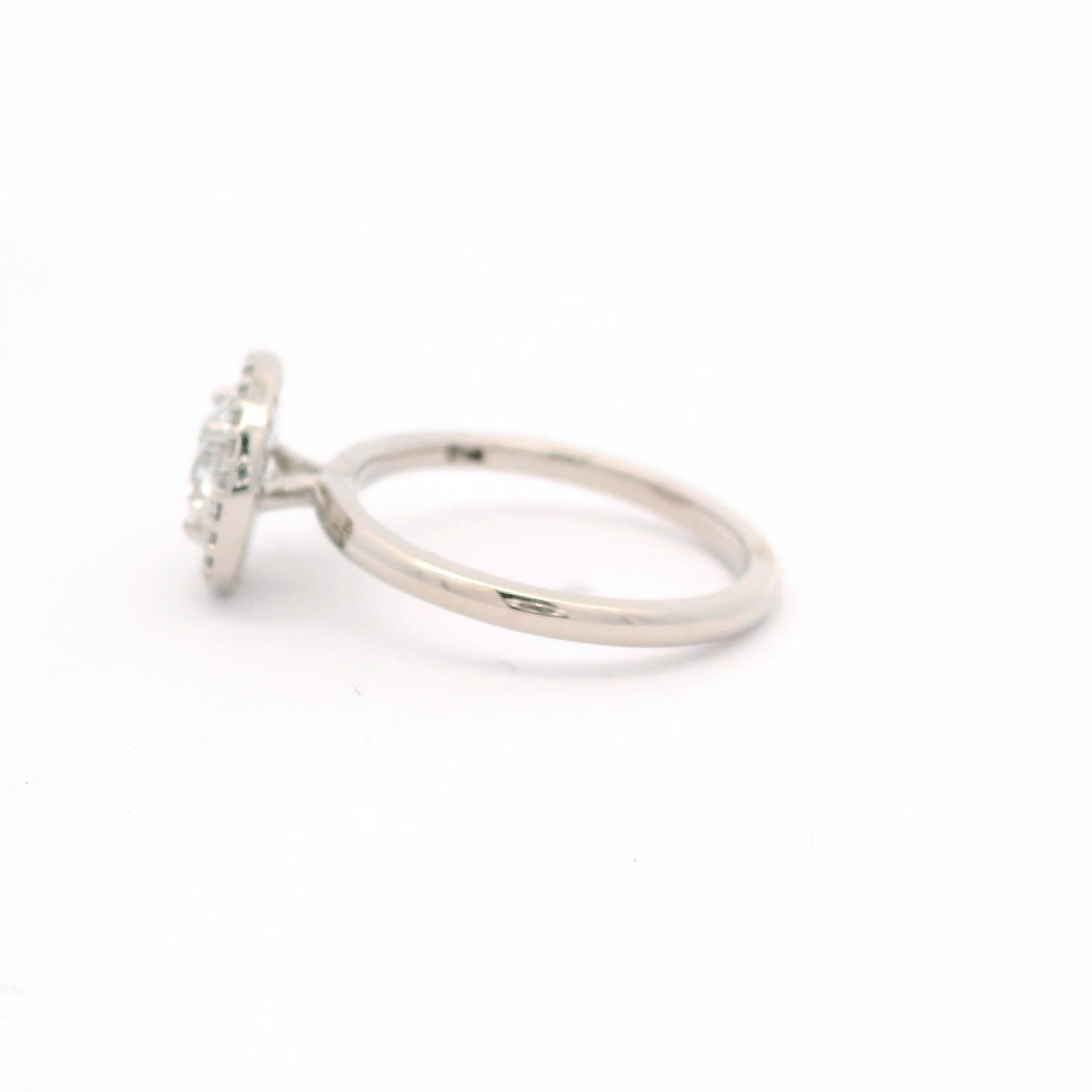 Anillo Brillante 0.92 cts Halo Oro Blanco 14k