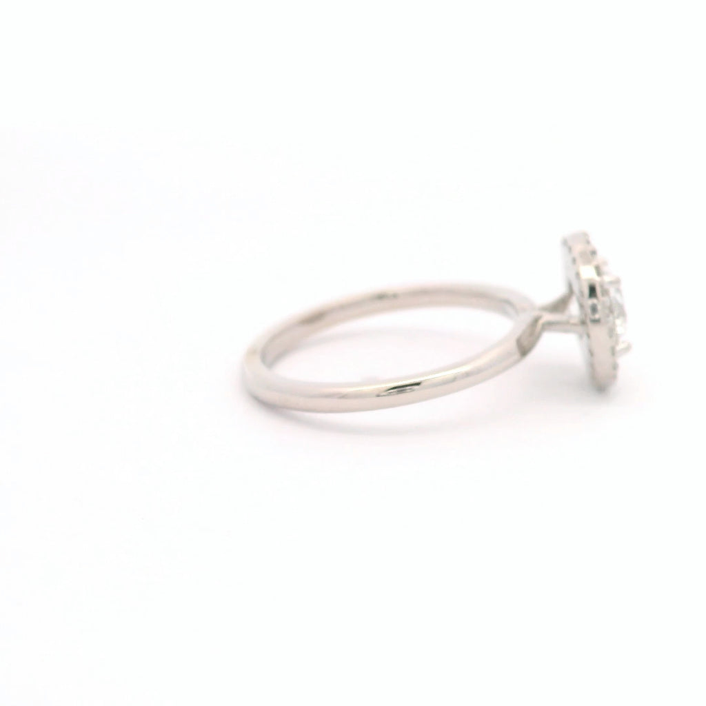 Anillo Brillante 0.92 cts Halo Oro Blanco 14k