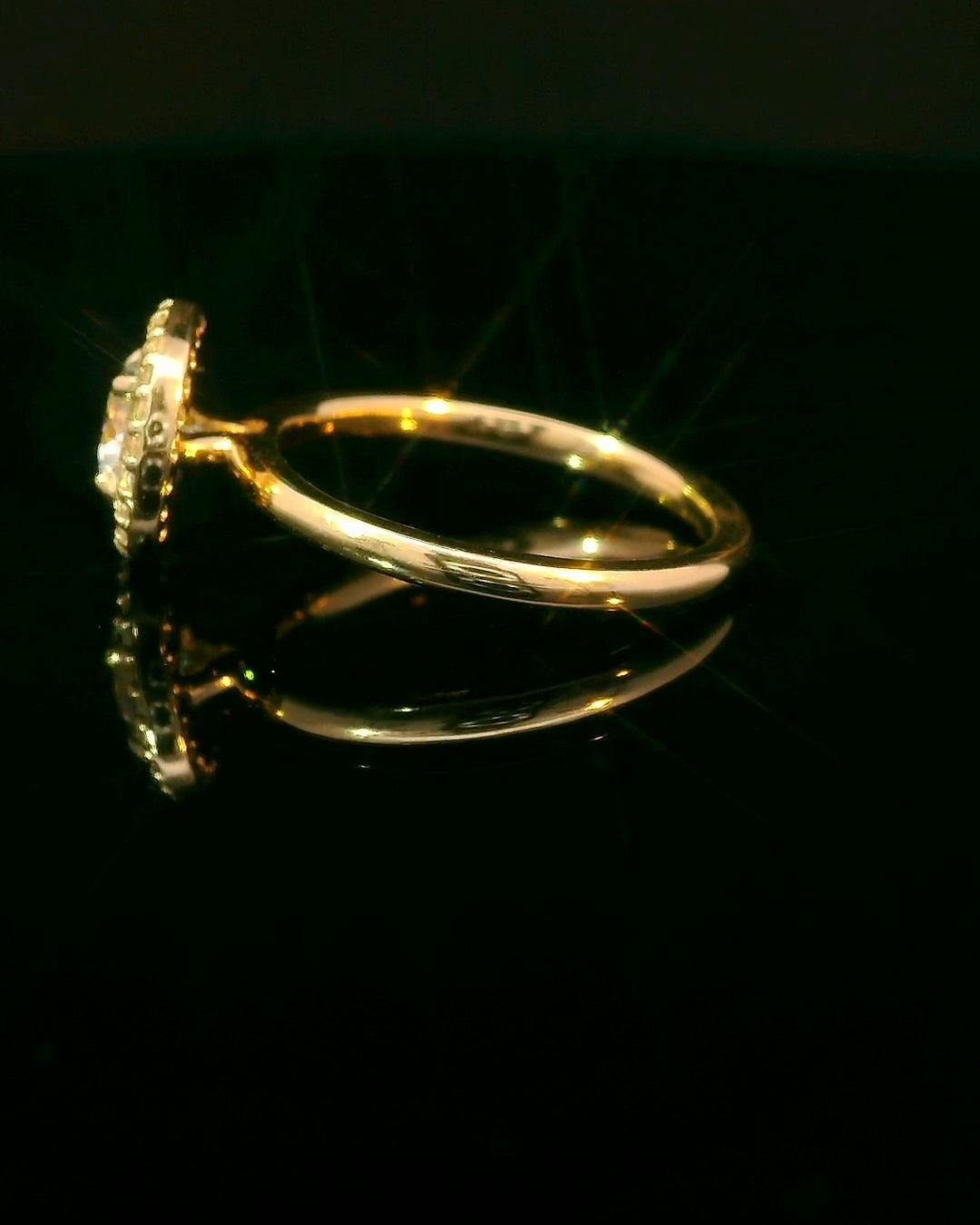 Anillo Brillante 0.67 cts Halo Oro Amarillo 14k