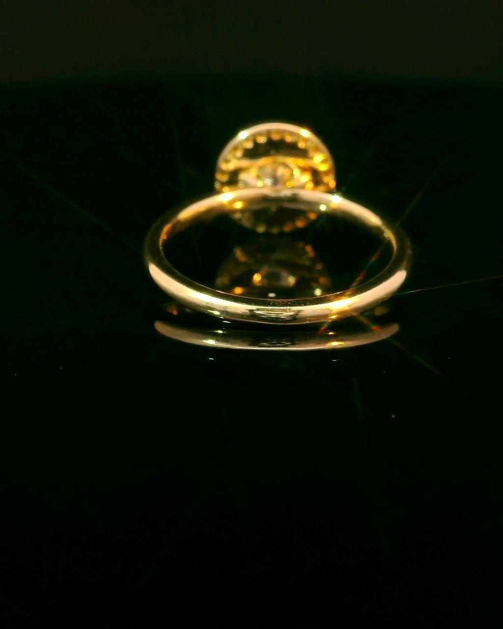 Anillo Brillante 0.67 cts Halo Oro Amarillo 14k