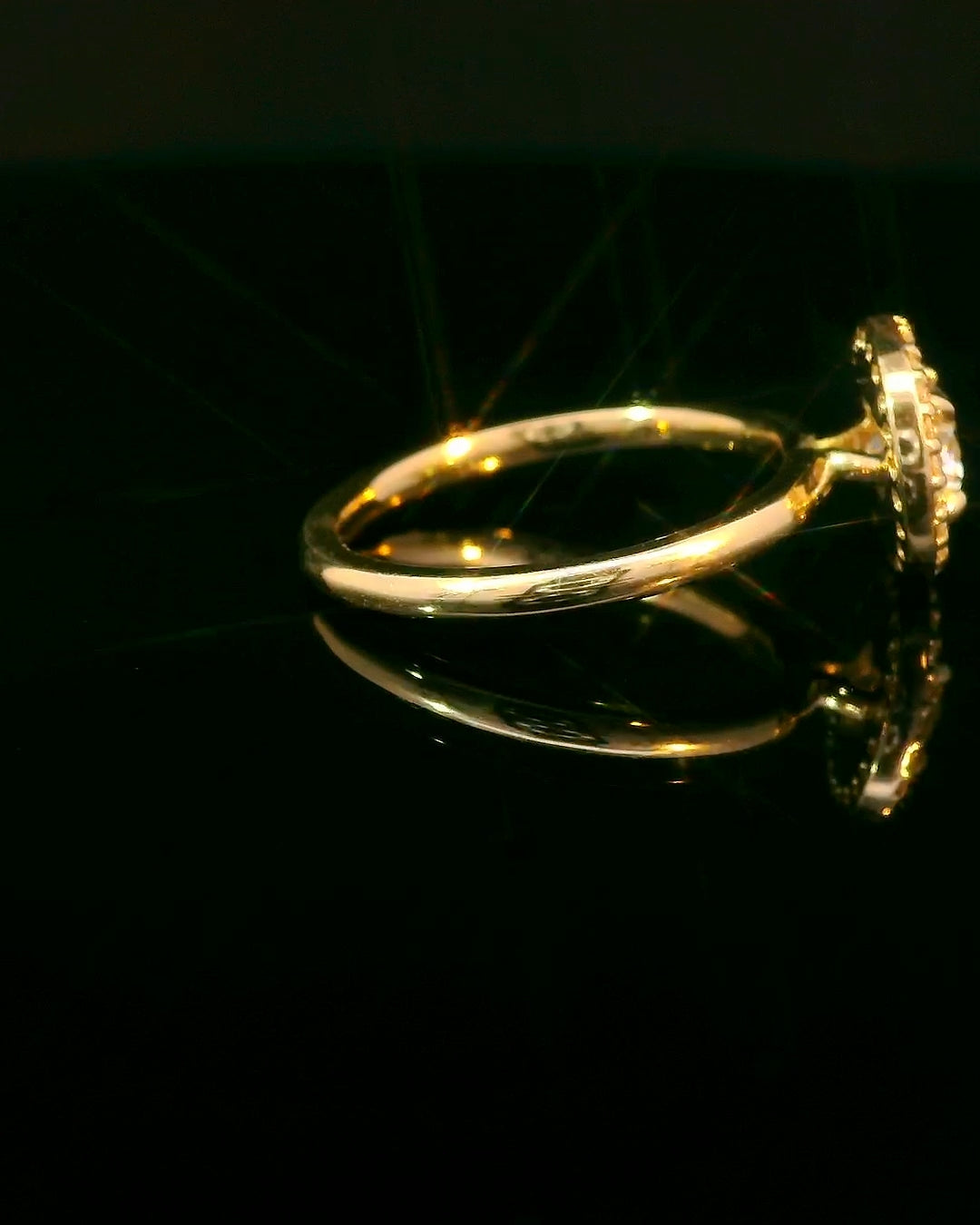 Anillo Brillante 0.67 cts Halo Oro Amarillo 14k