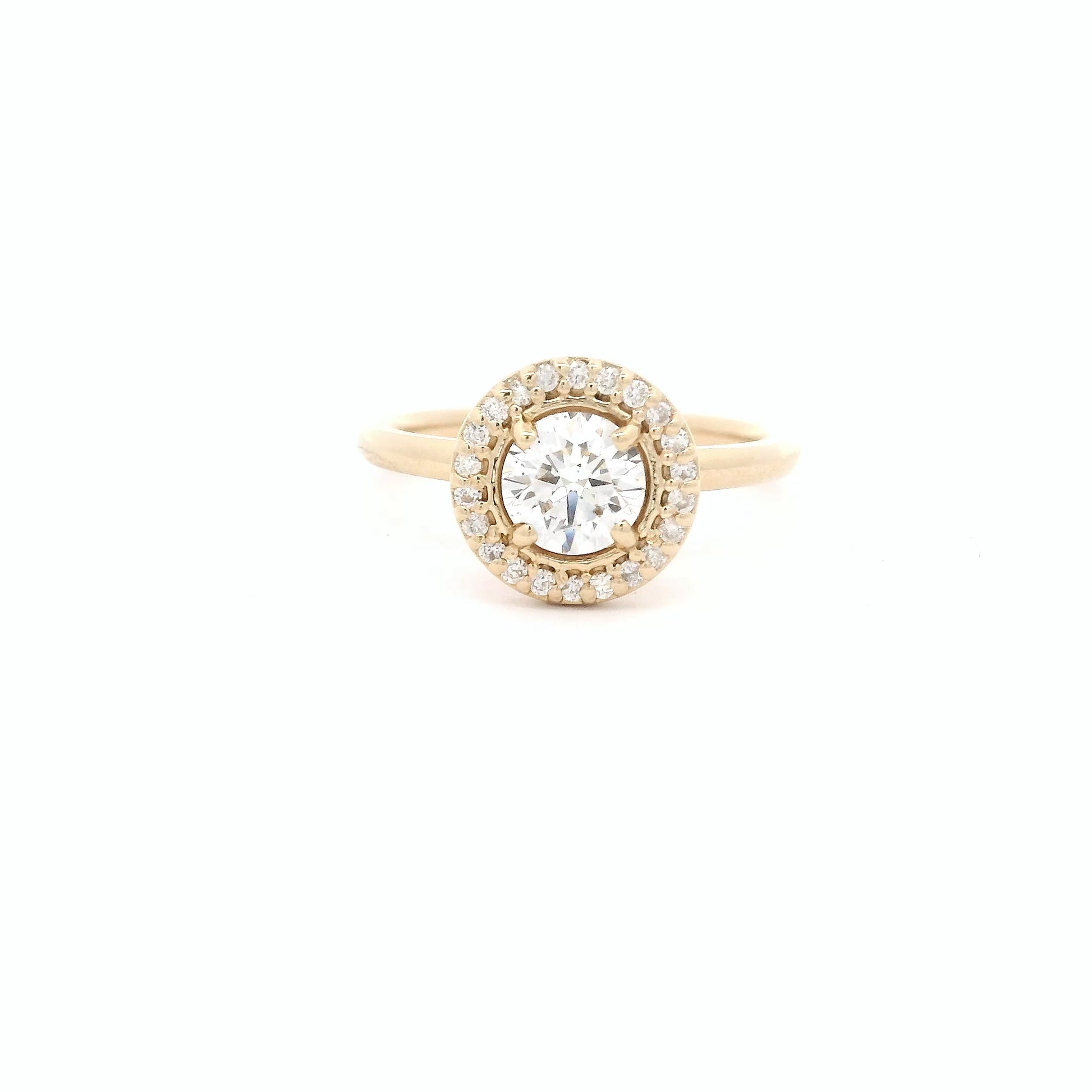 Anillo Brillante 0.67 cts Halo Oro Amarillo 14k