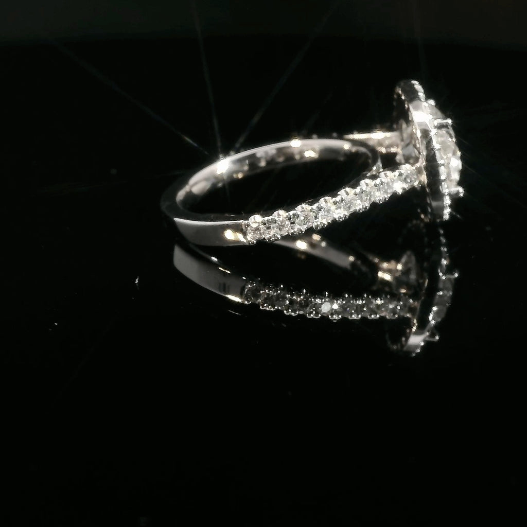 Anillo Brillante 2.13 cts Halo con Churumbela Oro Blanco 14k