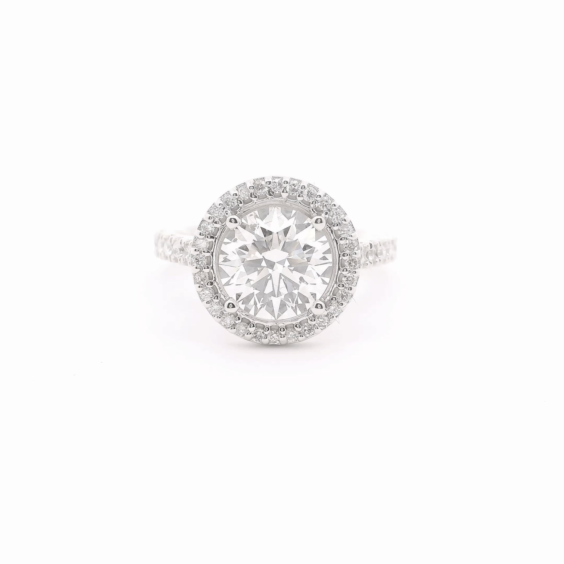 Anillo Brillante 2.13 cts Halo con Churumbela Oro Blanco 14k