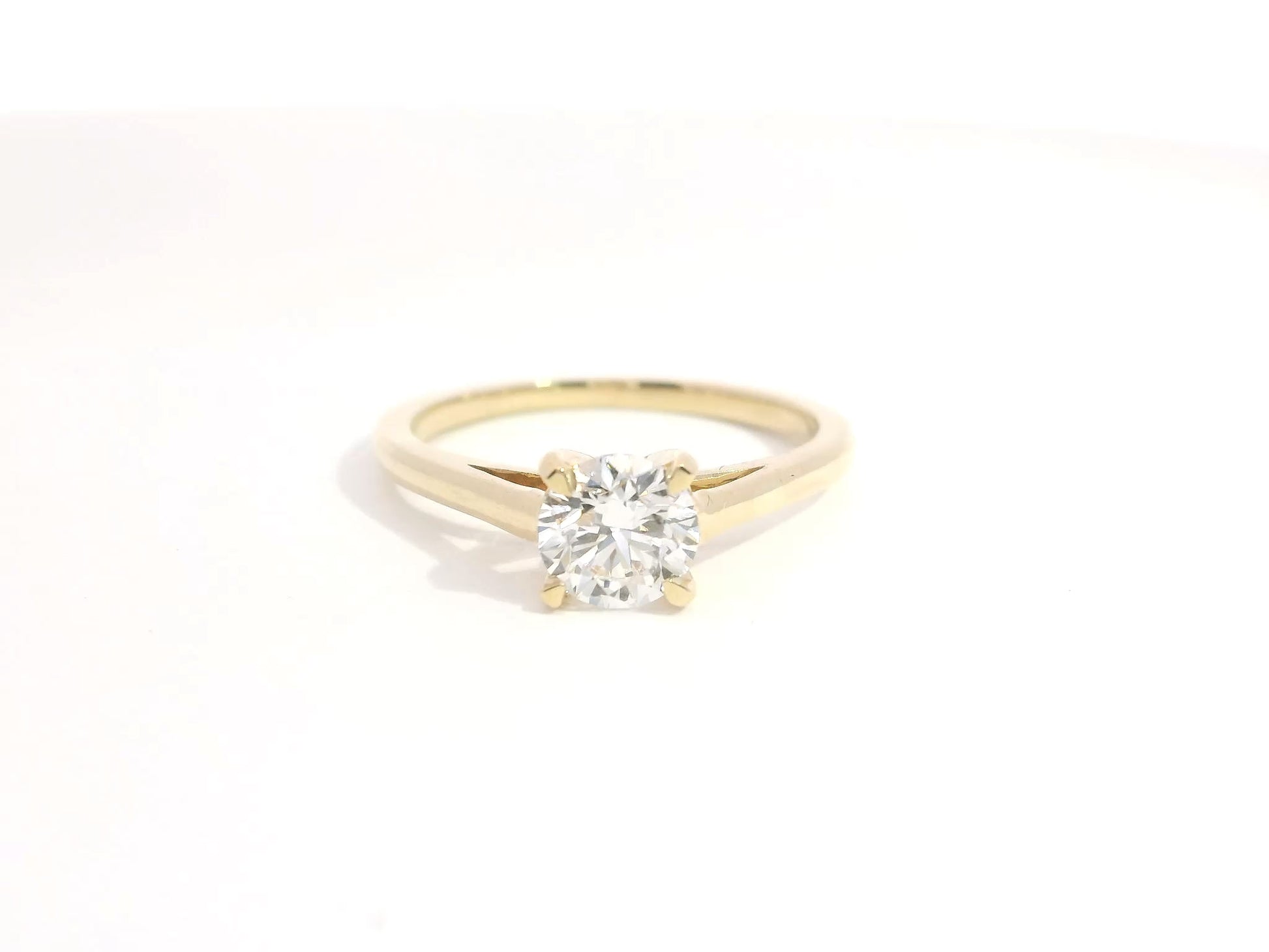 Anillo Brillante 0.71 cts Oro Amarillo 14k