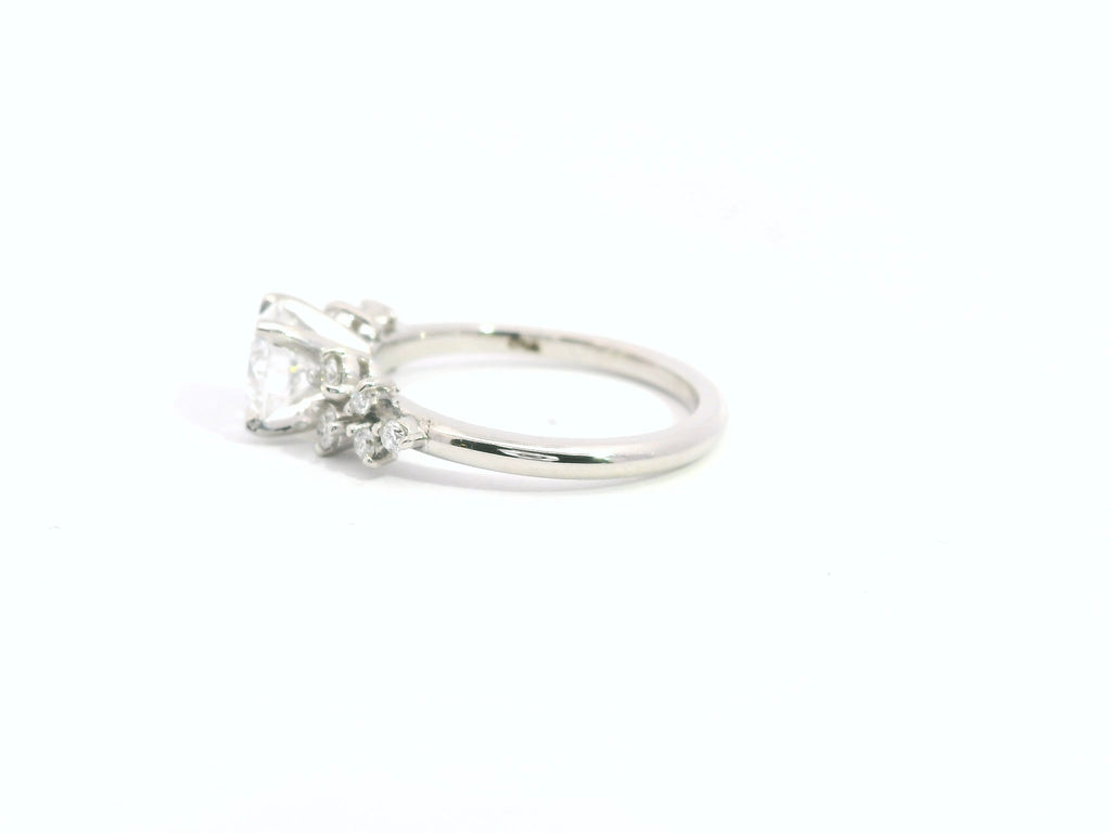 Anillo Brillante 0.96 cts con Churumbela Oro Blanco 14k