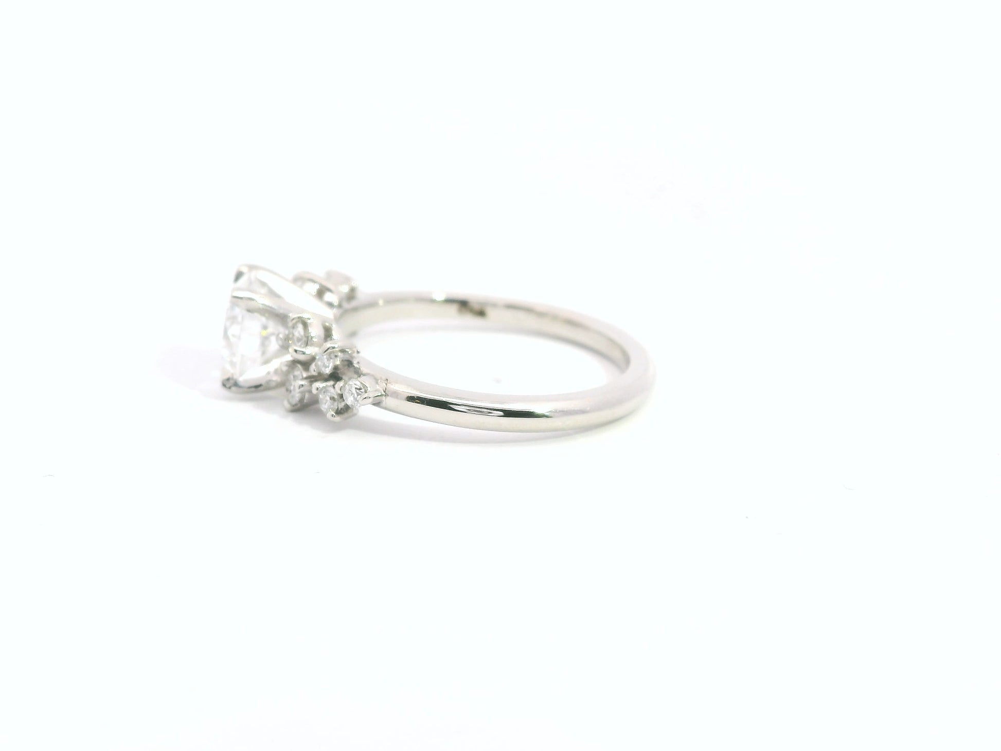 Anillo Brillante 0.96 cts con Churumbela Oro Blanco 14k