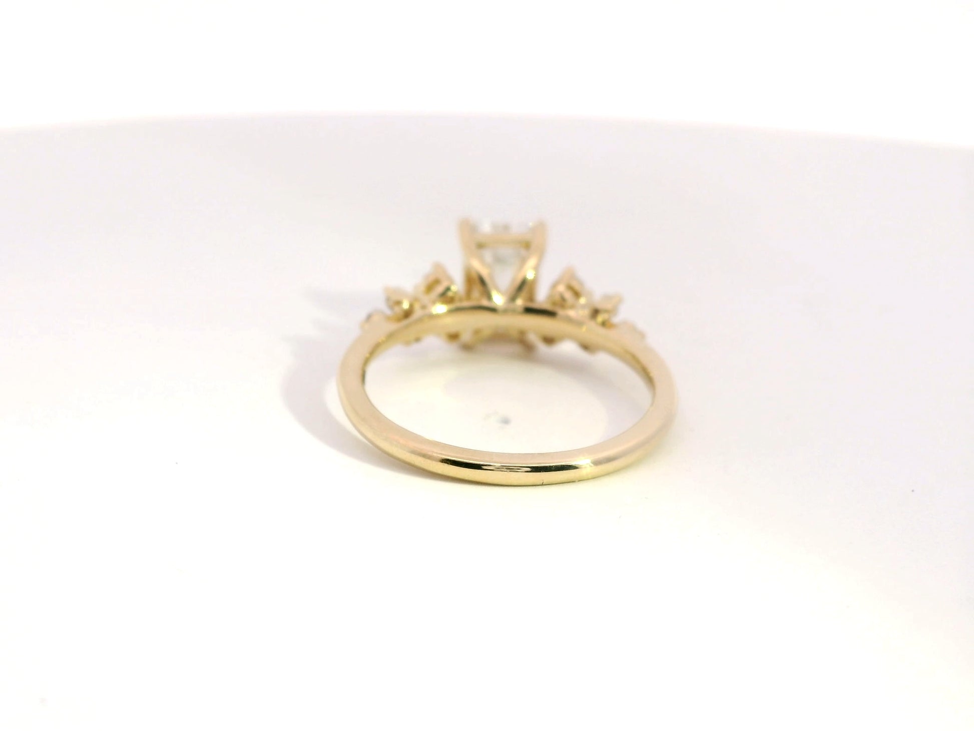Anillo Emerald 1.44 cts con Churumbela Oro Amarillo 14k