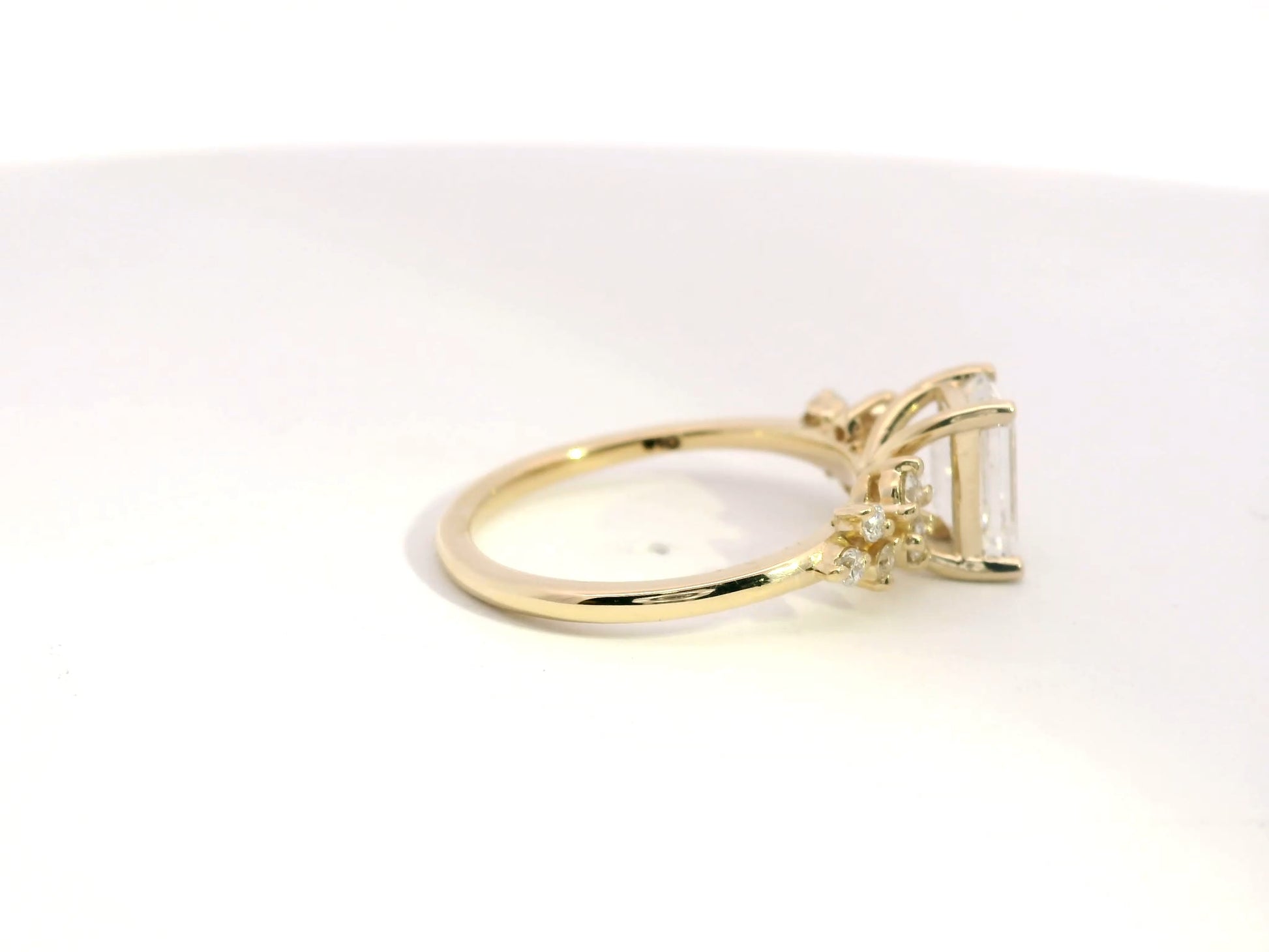 Anillo Emerald 1.44 cts con Churumbela Oro Amarillo 14k