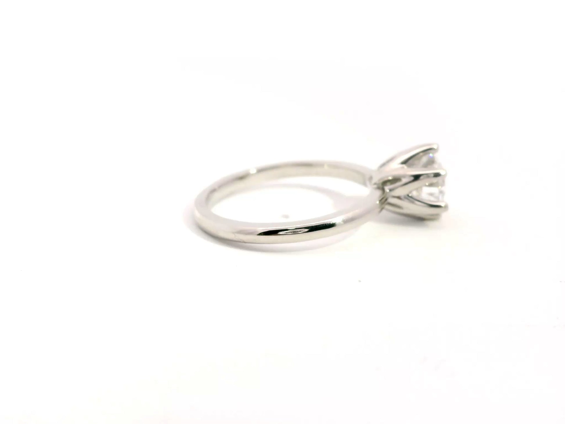 Anillo Brillante 0.94 cts Oro Blanco 14k