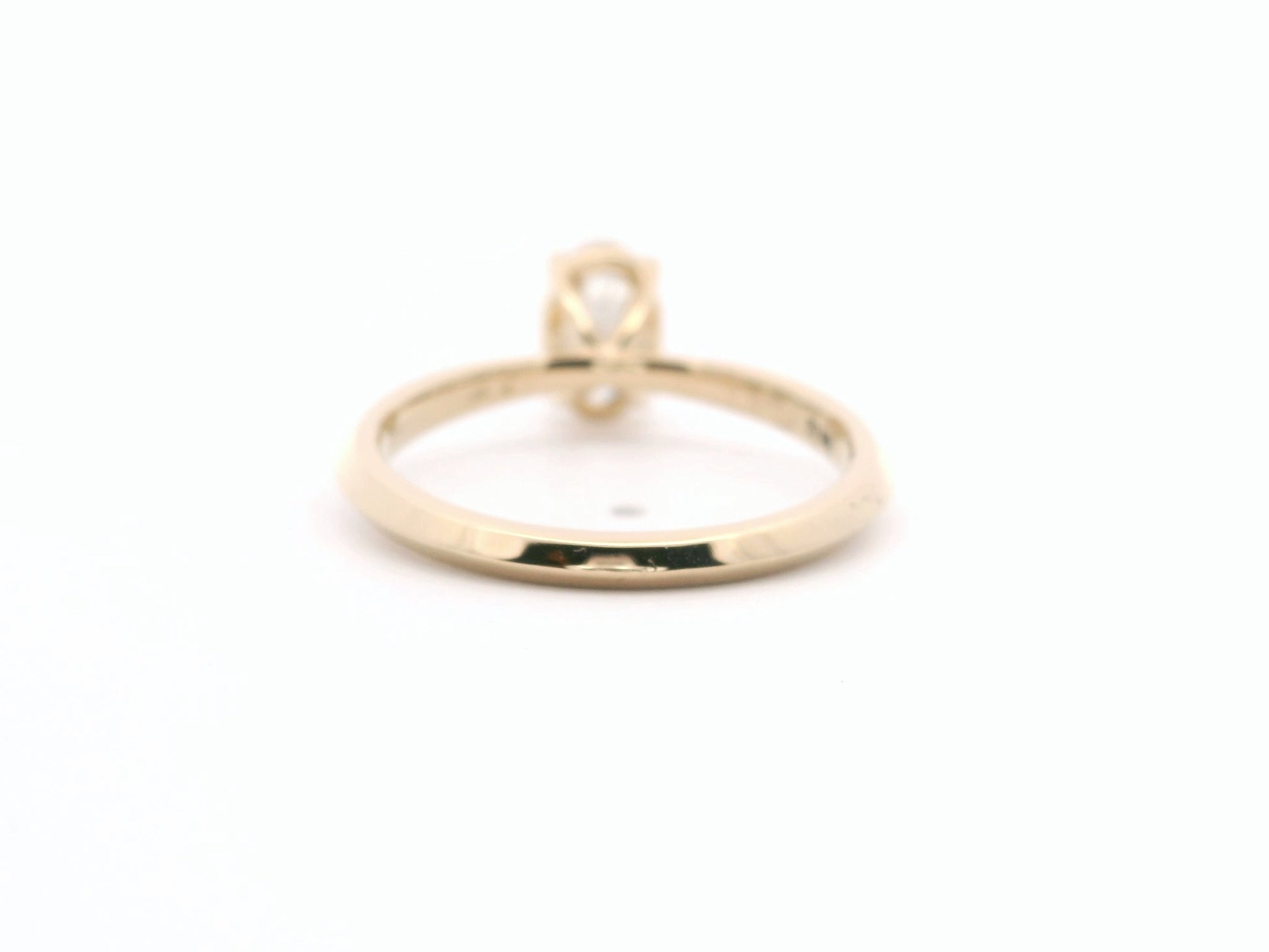 Anillo Oval 0.92 cts Oro Amarillo 14k