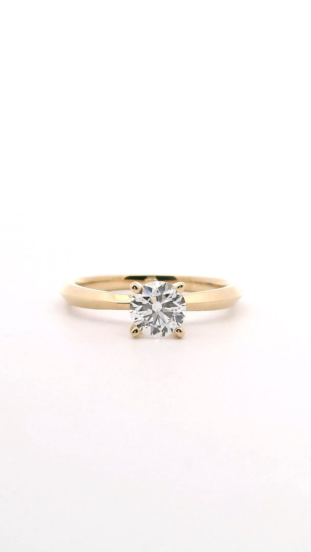 Anillo Brillante 0.67 cts Oro Amarillo 14k