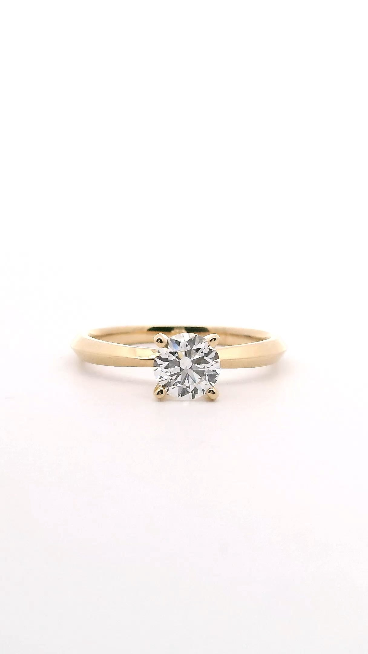 Anillo Brillante 0.67 cts Oro Amarillo 14k