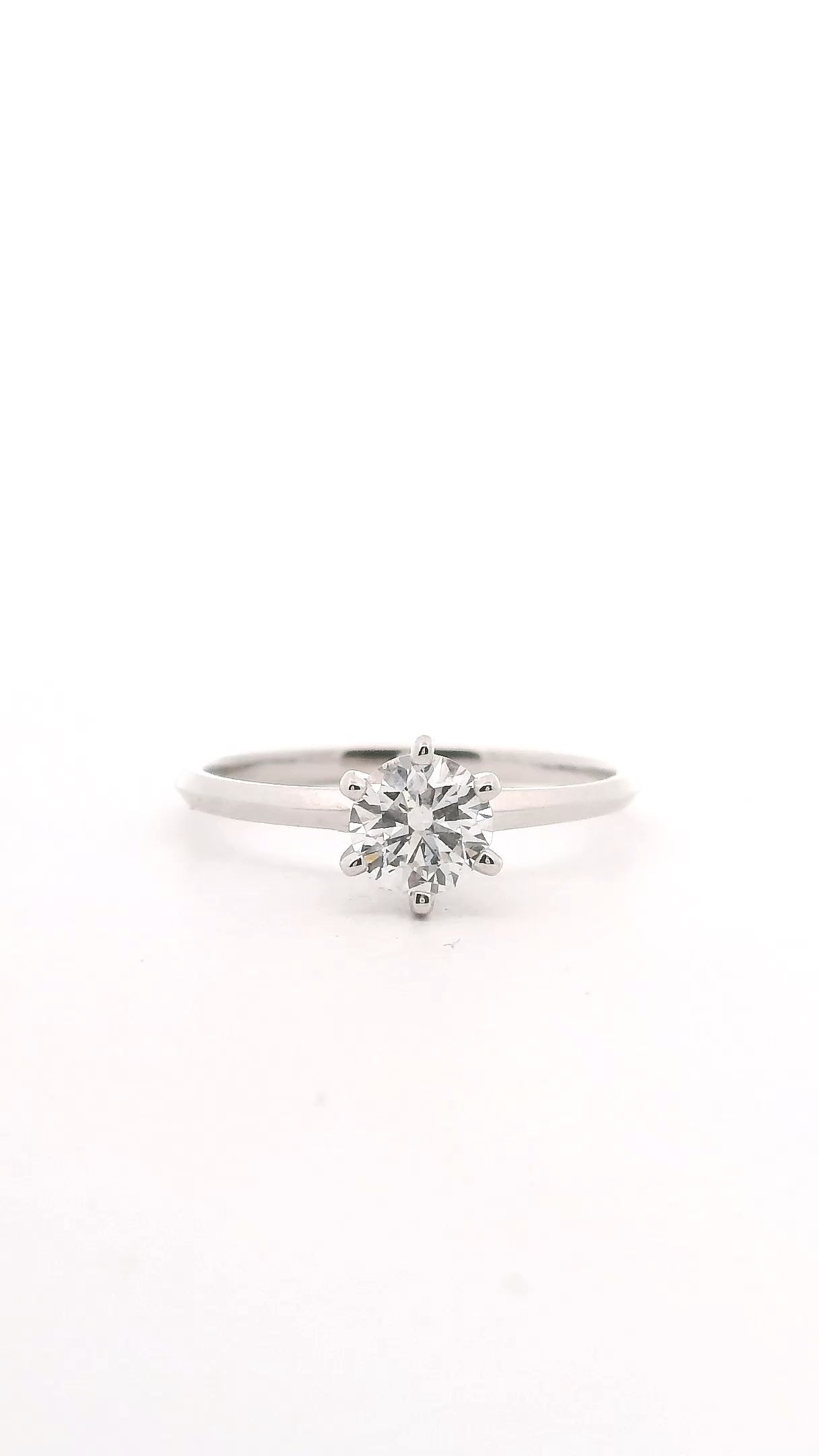 Anillo Brillante 0.59 cts Oro Blanco 14k