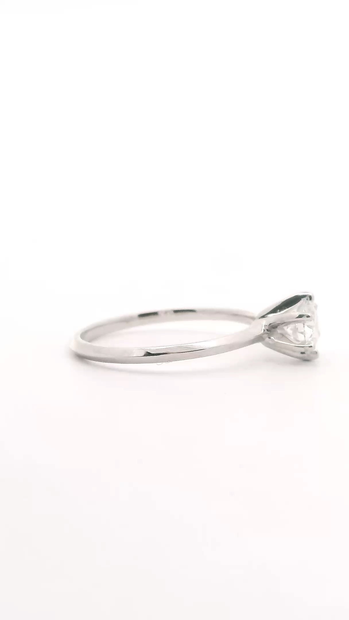 Anillo Brillante 0.59 cts Oro Blanco 14k