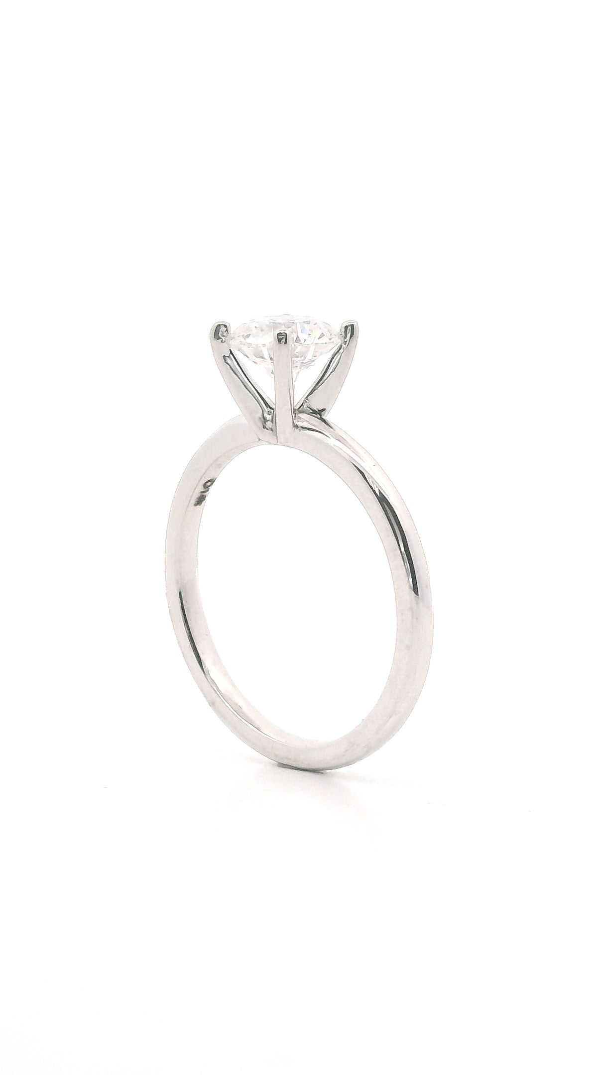Anillo Brillante 0.68 cts Oro Blanco 14k