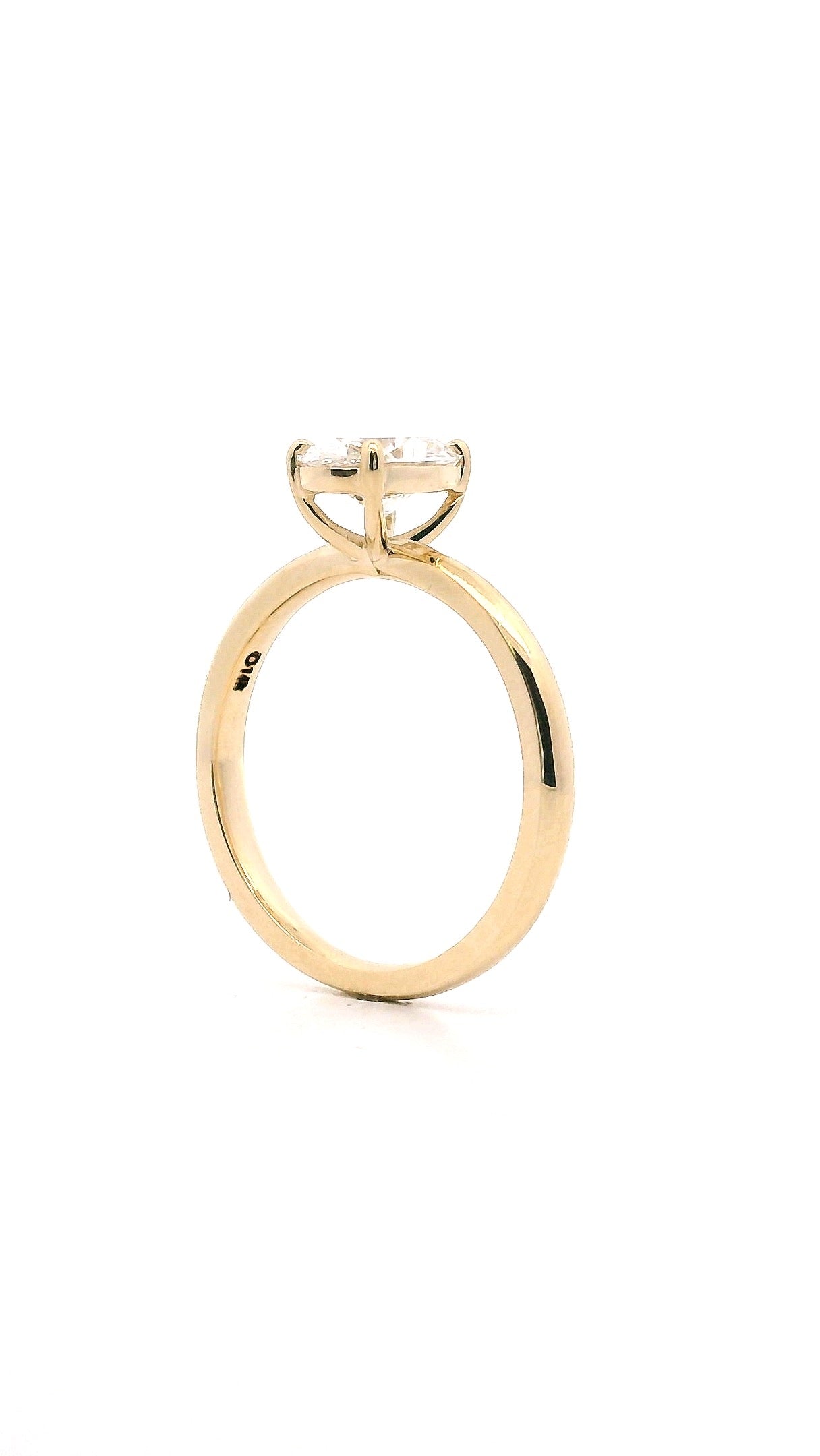 Anillo Oval 1.2 cts Oro Amarillo 14k