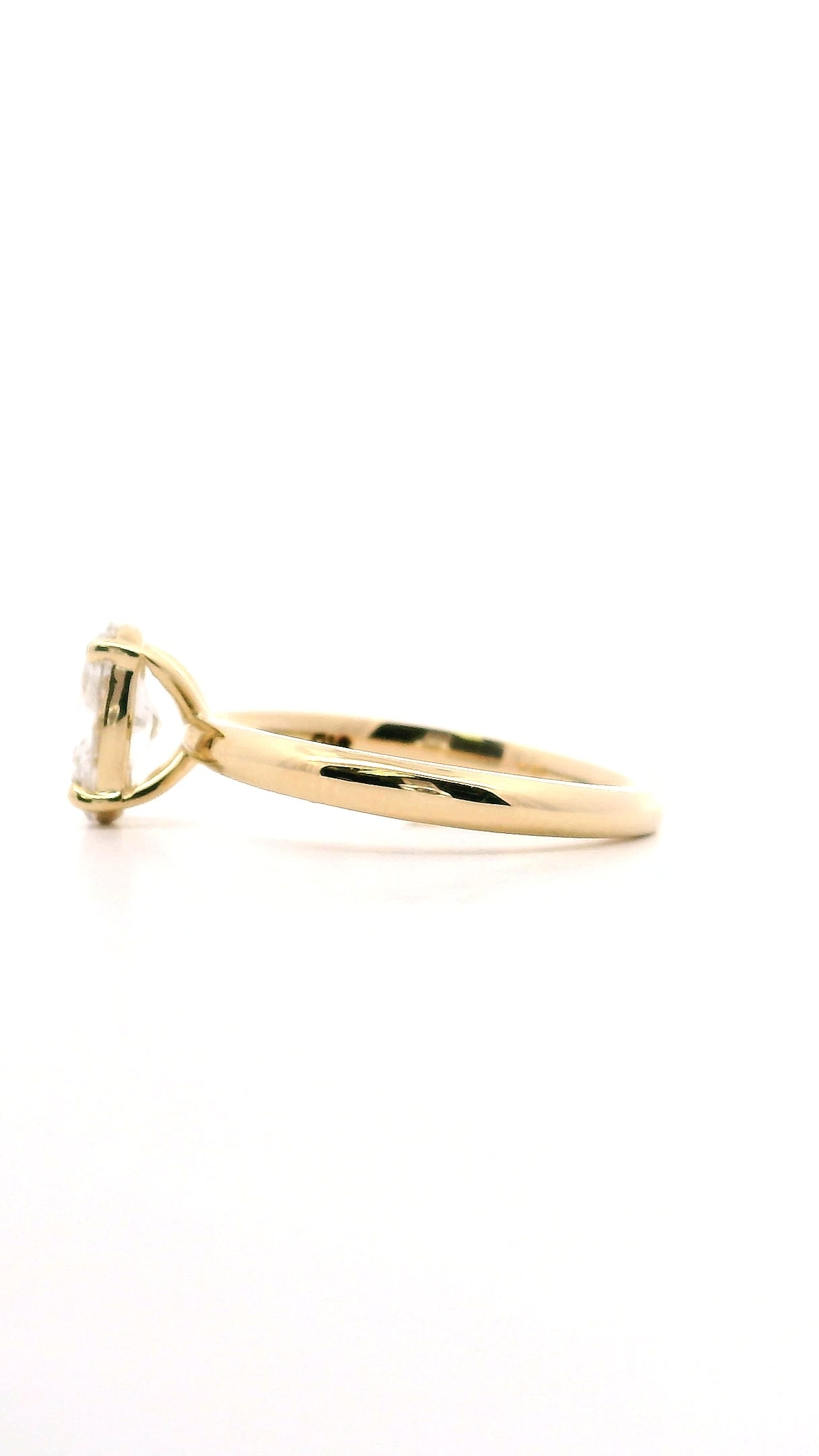 Anillo Oval 1.04 cts Oro Amarillo 14k