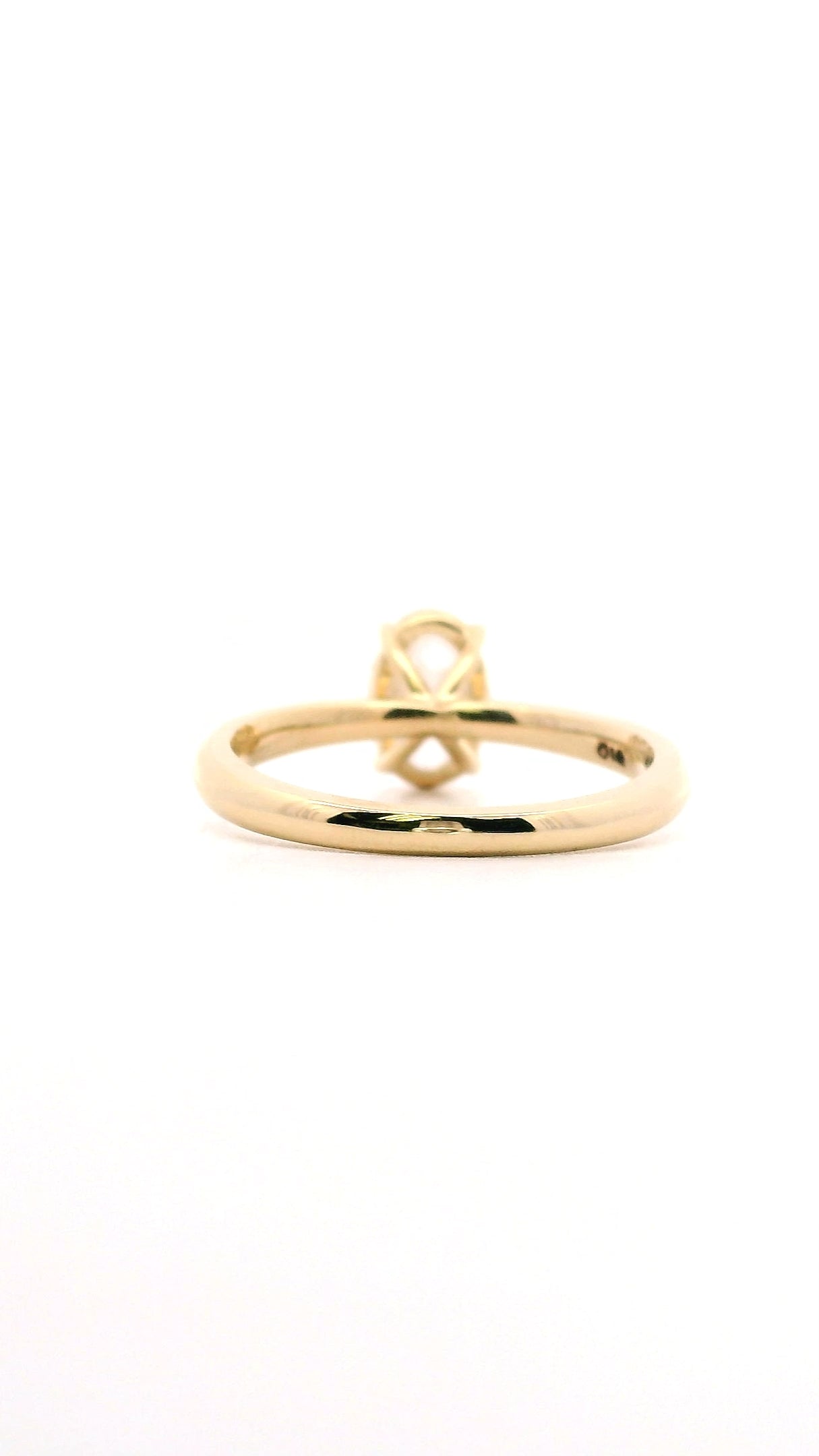 Anillo Oval 1.04 cts Oro Amarillo 14k