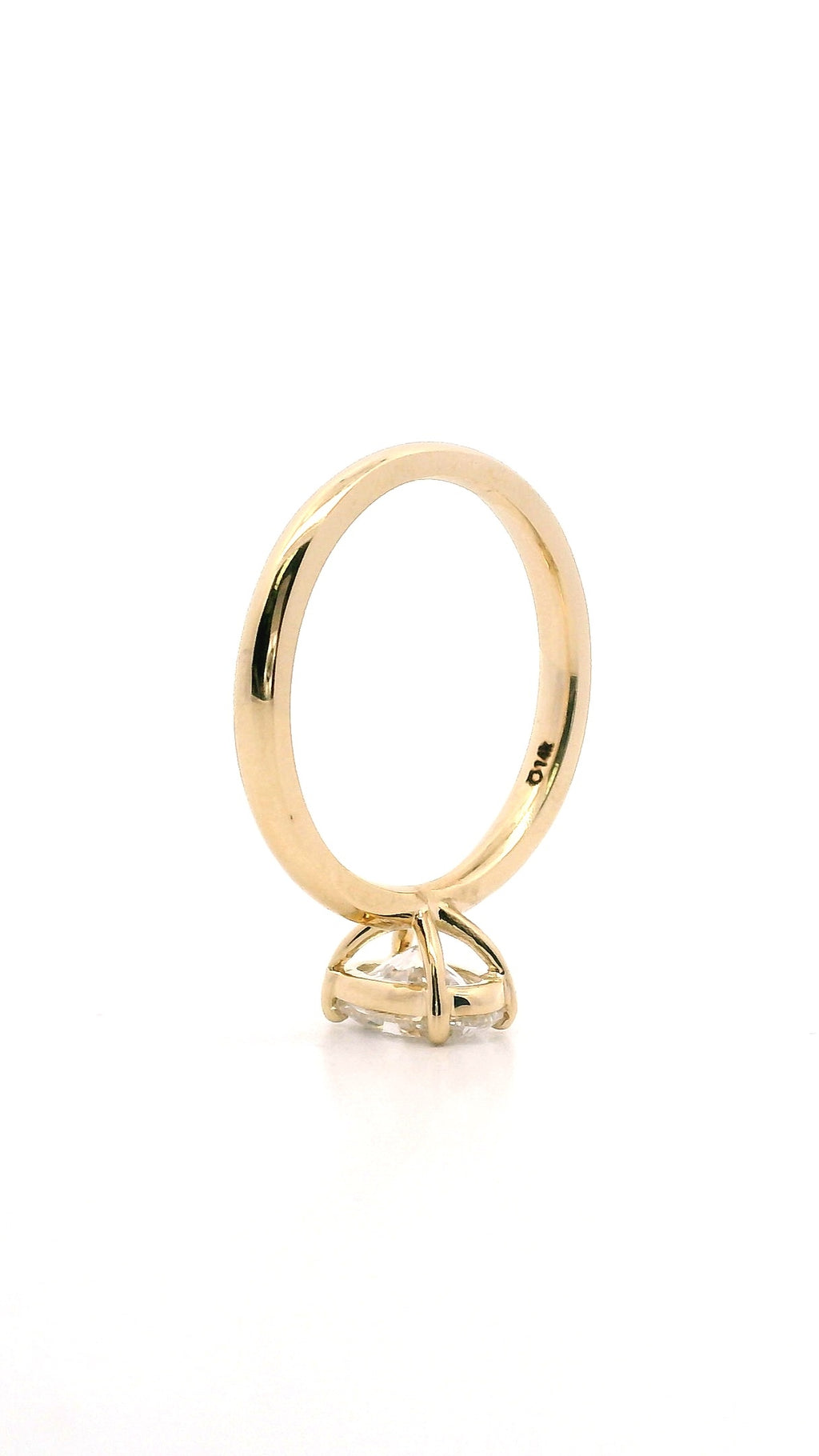 Anillo Oval 1.2 cts Oro Amarillo 14k
