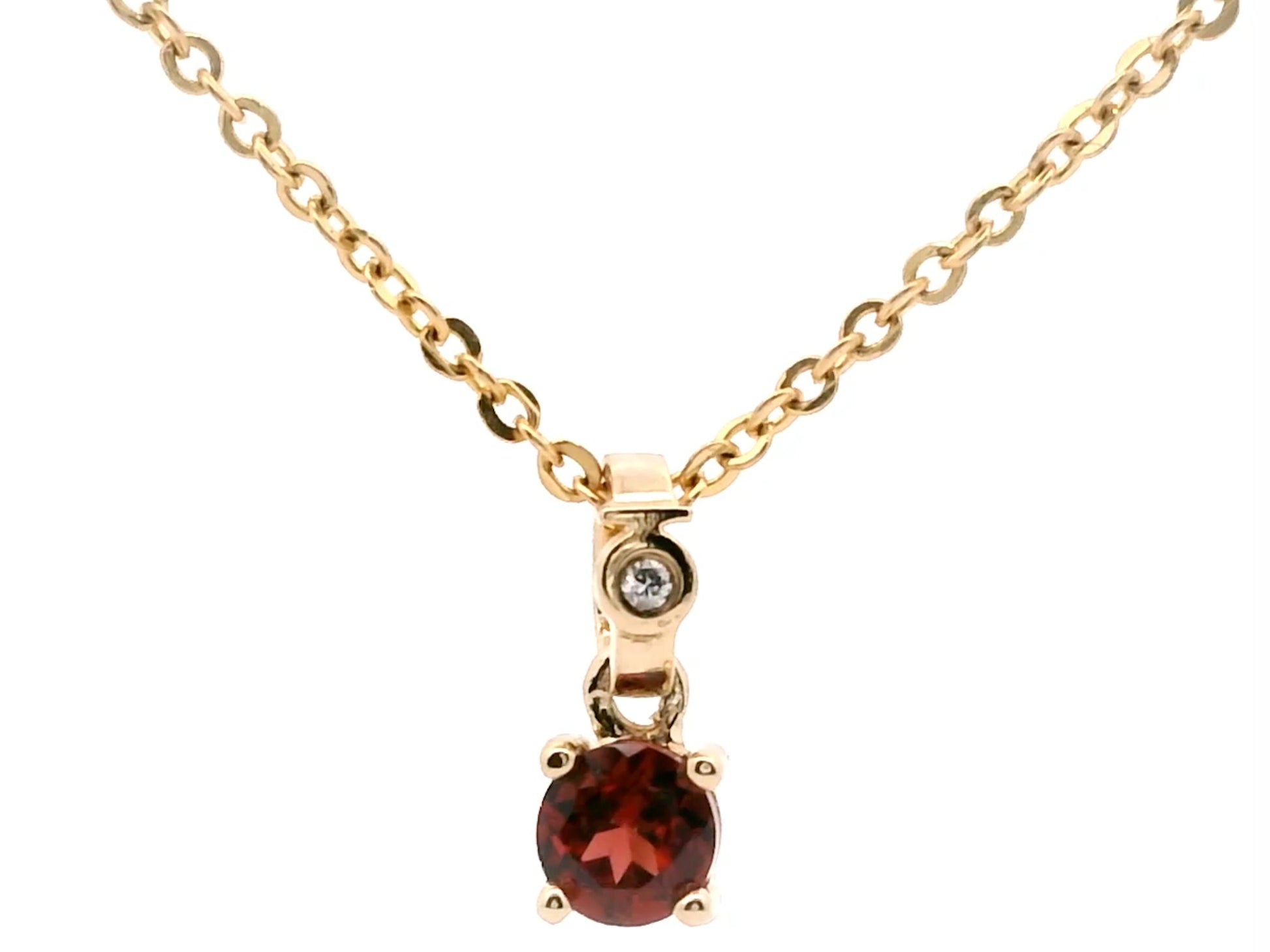 ✧ Enero — Granate — Raíz