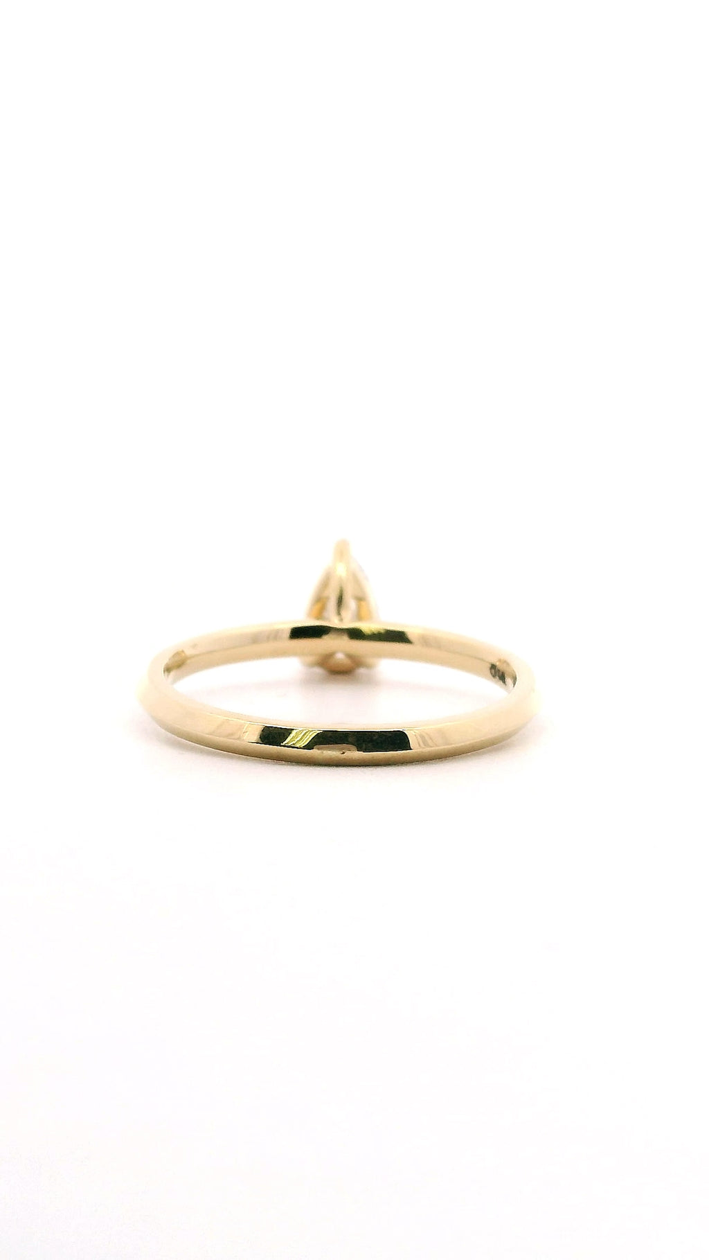 Anillo Pear 0.41 cts Oro Amarillo 14k
