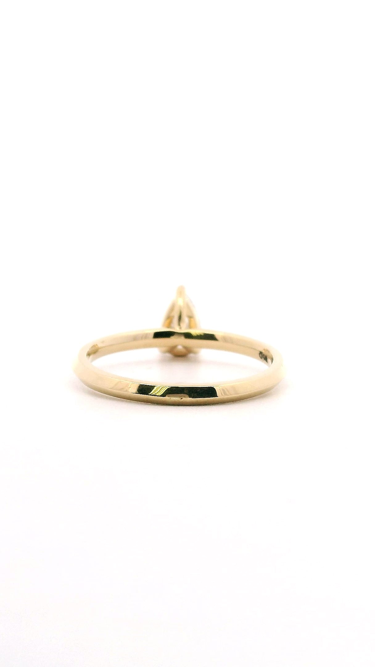 Anillo Pear 0.41 cts Oro Amarillo 14k