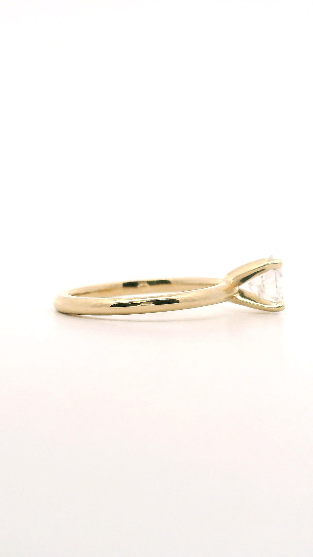 Anillo Brillante 0.93 cts Oro Amarillo 14k