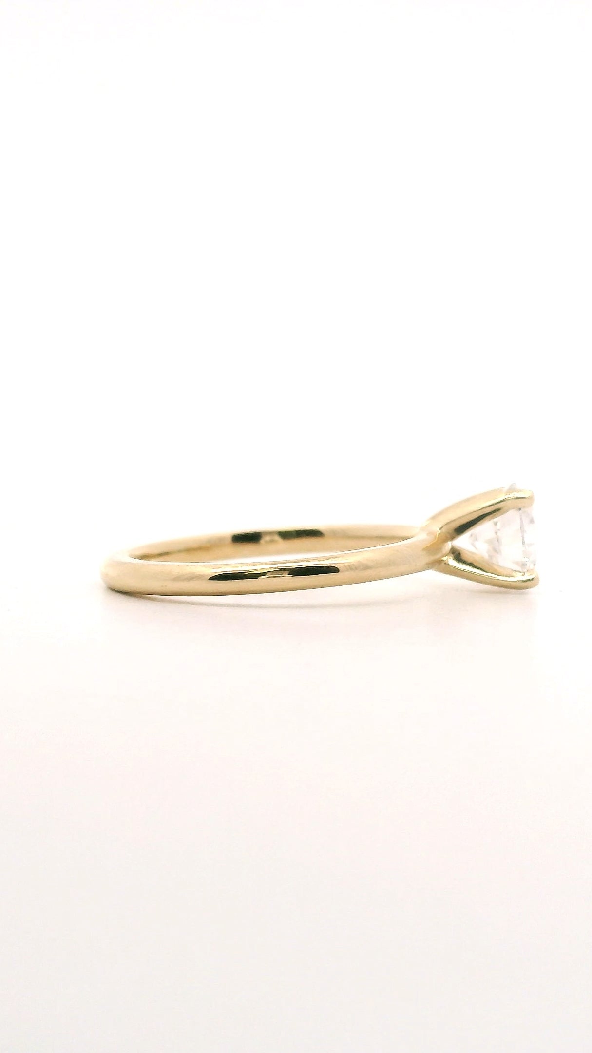 Anillo Brillante 0.7 cts Oro Amarillo 14k