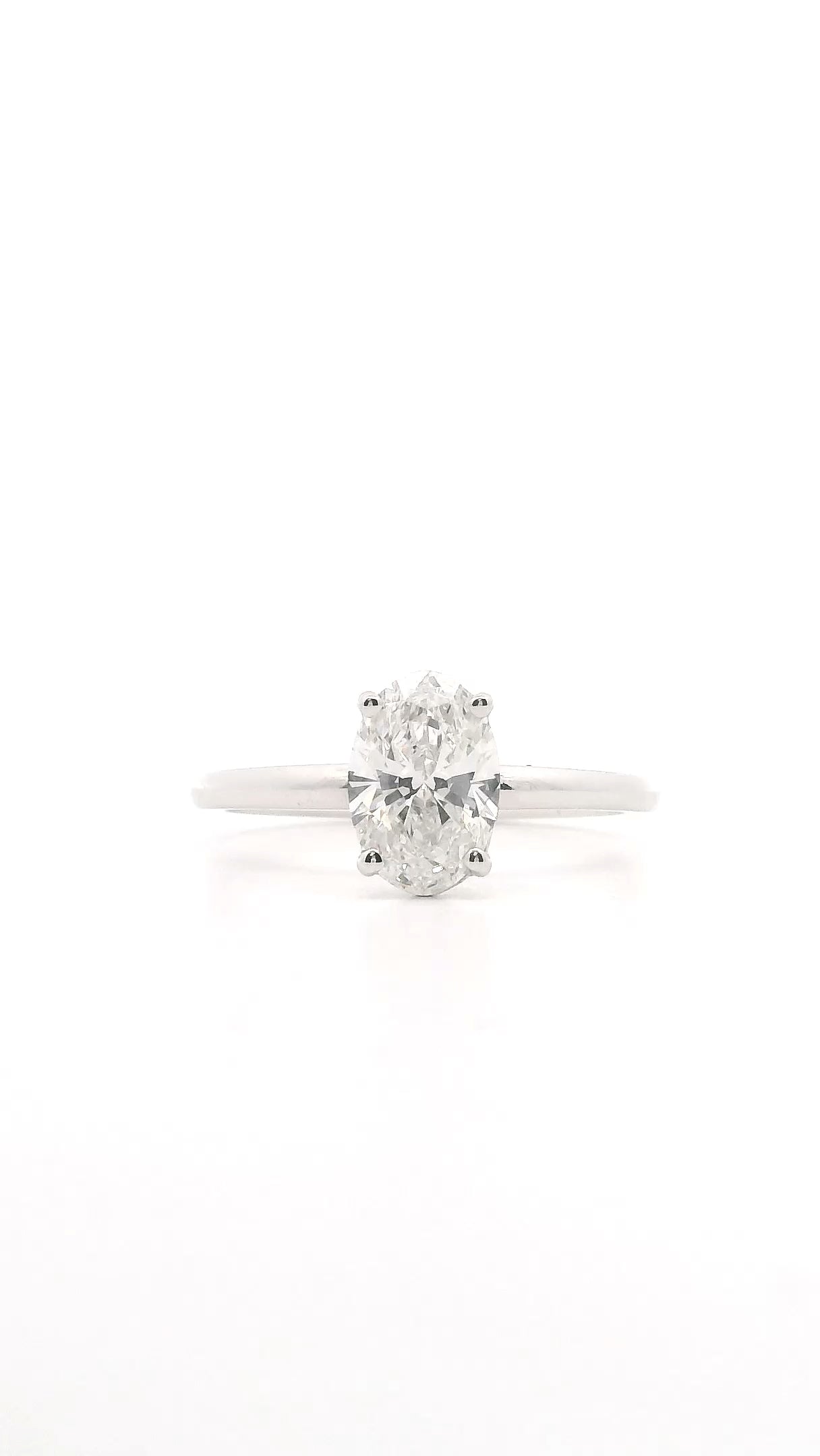 Anillo Oval 1.1 cts Oro Blanco 14k