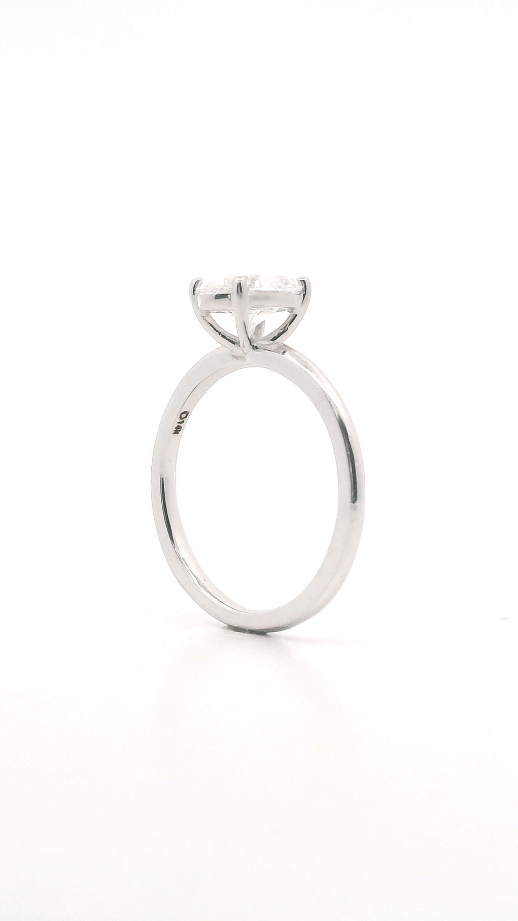 Anillo Oval 1.1 cts Oro Blanco 14k